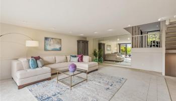 Queens Court At Kapiolani condo # 4, Honolulu, Hawaii - photo 4 of 25