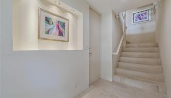 Queens Court At Kapiolani condo # 4, Honolulu, Hawaii - photo 5 of 25