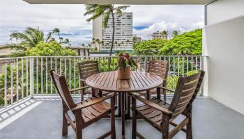 Castle Surf Apts condo # 34, Honolulu, Hawaii - photo 4 of 21