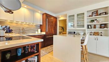 2943 Kalakaua Ave Honolulu - Rental - photo 4 of 10