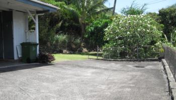 2949 Kalawao St Manoa Area, Honolulu home - photo 2 of 9 2949 Kalawao St Manoa Area, Honolulu home - photo 2 of 9