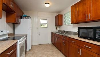 2951 Numana Rd Kalihi Valley, Honolulu home - photo 3 of 10 2951 Numana Rd Kalihi Valley, Honolulu home - photo 3 of 10