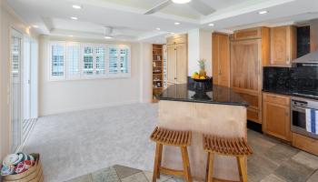 Diamond Head Ambassador C condo # 418, Honolulu, Hawaii - photo 4 of 25