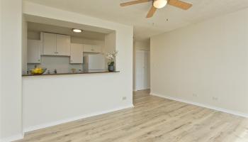 Salt Lake Manor condo # 709, Honolulu, Hawaii - photo 4 of 11