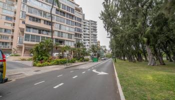 2979 Kalakaua Ave Honolulu - Rental - photo 2 of 25