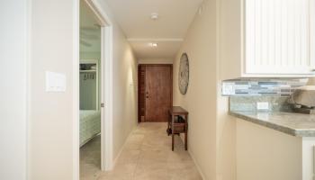 2979 Kalakaua Ave Honolulu - Rental - photo 4 of 25