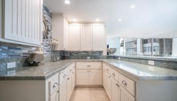 2979 Kalakaua Ave Honolulu - Rental - photo 6 of 25