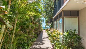 2987 Kalakaua condo # 404, Honolulu, Hawaii - photo 2 of 25