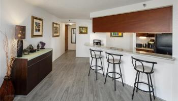Liliuokalani Gardens condo # 1718-II (King Tw), Honolulu, Hawaii - photo 6 of 24
