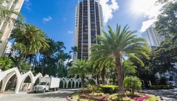 Liliuokalani Gardens condo # 419, Honolulu, Hawaii - photo 3 of 25