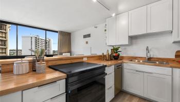 Liliuokalani Gardens condo # I-1801, Honolulu, Hawaii - photo 2 of 25