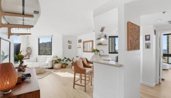 Liliuokalani Gardens condo # II1817, Honolulu, Hawaii - photo 3 of 25