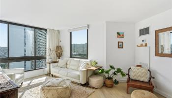 Liliuokalani Gardens condo # II1817, Honolulu, Hawaii - photo 5 of 25