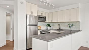 Liliuokalani Gardens condo # II-1912, Honolulu, Hawaii - photo 4 of 25