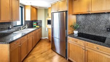 Liliuokalani Gardens condo # II2417, Honolulu, Hawaii - photo 5 of 20