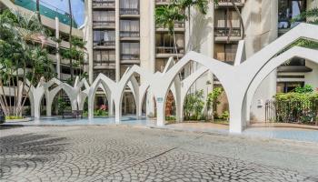 Liliuokalani Gardens condo # II914, Honolulu, Hawaii - photo 4 of 25
