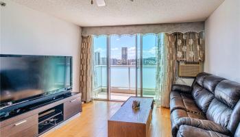 Country Club Village 6 condo # 1505, Honolulu, Hawaii - photo 5 of 17