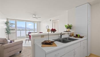 Country Club Village 6 condo # 1804, Honolulu, Hawaii - photo 4 of 20