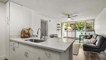 Country Club Village 6 condo # 214, Honolulu, Hawaii - photo 4 of 19