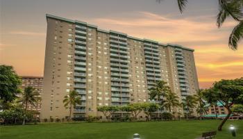 Country Club Village 6 condo # 810, Honolulu, Hawaii - photo 1 of 13