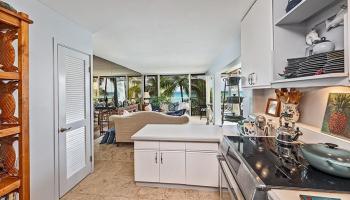 Oceanside Manor condo # 602, Honolulu, Hawaii - photo 5 of 25