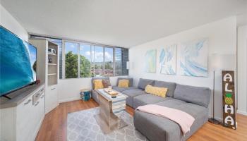 Lakeside Manor condo # 301, Honolulu, Hawaii - photo 1 of 15