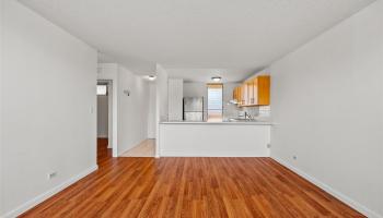 Lakeside Manor condo # 301, Honolulu, Hawaii - photo 2 of 16