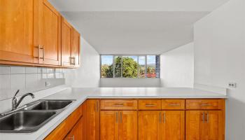 Lakeside Manor condo # 301, Honolulu, Hawaii - photo 2 of 16