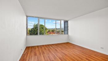 Lakeside Manor condo # 301, Honolulu, Hawaii - photo 4 of 16