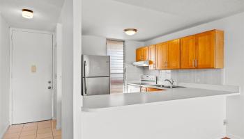 Lakeside Manor condo # 301, Honolulu, Hawaii - photo 5 of 16