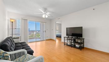 Country Club Village 2 condo # 1809, Honolulu, Hawaii - photo 3 of 25