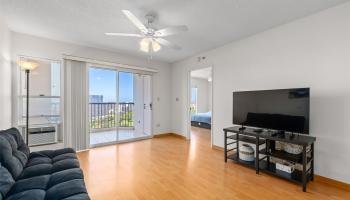 Country Club Village 2 condo # 1809, Honolulu, Hawaii - photo 4 of 25