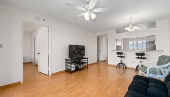 Country Club Village 2 condo # 1809, Honolulu, Hawaii - photo 5 of 25