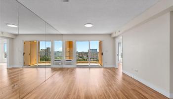 Country Club Village 2 condo # 2011, Honolulu, Hawaii - photo 4 of 18