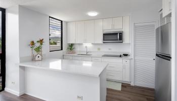 Chandelier condo # 306, Honolulu, Hawaii - photo 1 of 1