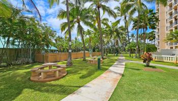 Country Club Village 5 condo # 611, Honolulu, Hawaii - photo 4 of 23