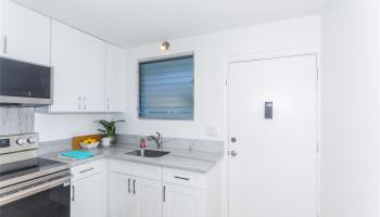 Kamaaina Hale condo # 204, Honolulu, Hawaii - photo 2 of 16