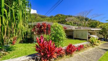 3095 Numana Road Kalihi Valley, Honolulu home - photo 2 of 14 3095 Numana Road Kalihi Valley, Honolulu home - photo 2 of 14