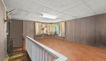 3095 Numana Road Kalihi Valley, Honolulu home - photo 4 of 14 3095 Numana Road Kalihi Valley, Honolulu home - photo 4 of 14
