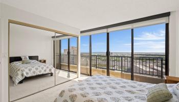 Horizon View Tower condo # 21D, Honolulu, Hawaii - photo 1 of 25