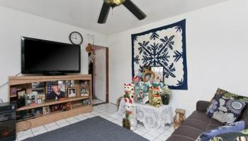 3133 Nihi St Kalihi Valley, Honolulu home - photo 2 of 10 3133 Nihi St Kalihi Valley, Honolulu home - photo 2 of 10