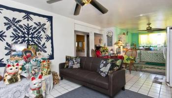 3133 Nihi St Kalihi Valley, Honolulu home - photo 3 of 10 3133 Nihi St Kalihi Valley, Honolulu home - photo 3 of 10