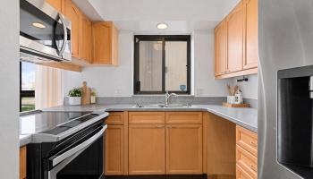 Regency Park condo # 136, Honolulu, Hawaii - photo 3 of 15