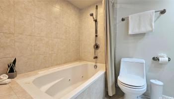 Regency Park condo # 422, Honolulu, Hawaii - photo 4 of 25