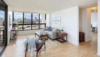 Regency Park condo # 918, Honolulu, Hawaii - photo 4 of 25