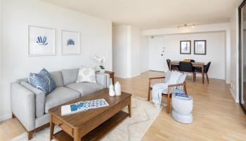 Regency Park condo # 918, Honolulu, Hawaii - photo 5 of 25