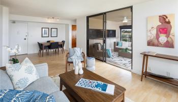 Regency Park condo # 918, Honolulu, Hawaii - photo 6 of 25