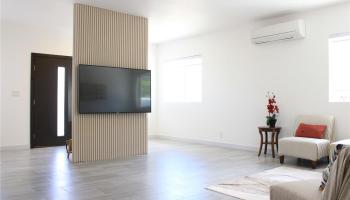 315  Hanakoa St Koko Head Terrace, Hawaii Kai home - photo 2 of 23