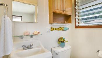 3158-A East Manoa Rd Apt A Manoa Area, Honolulu home - photo 5 of 10