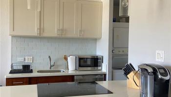 320 Liliuokalani Ave Honolulu - Rental - photo 2 of 8